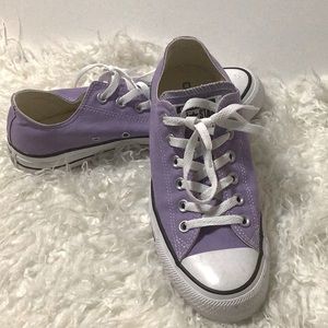 Converse All-Stars Unisex lavender sneakers